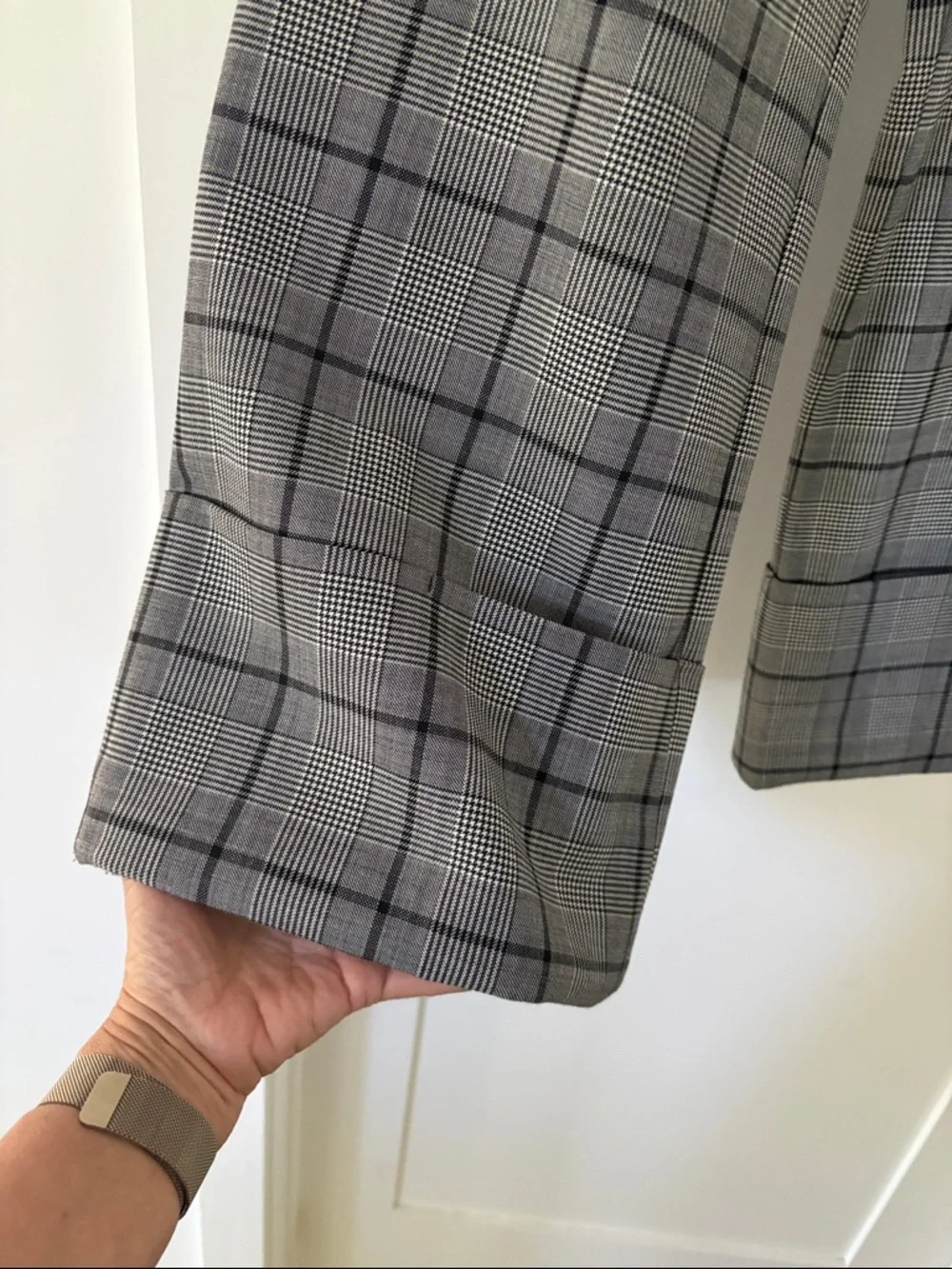 Sea New York cropped high rise black plaid Wide-Pants. Button and zipper fly. - Picture 5 of 15